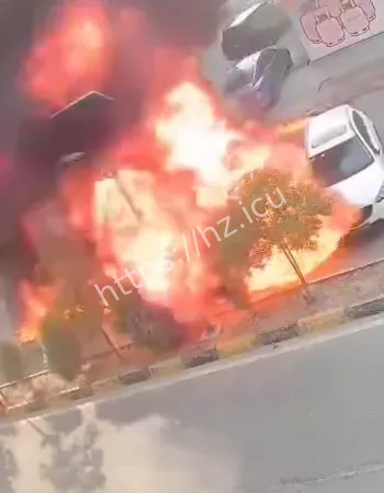 潮州货车当街起火
