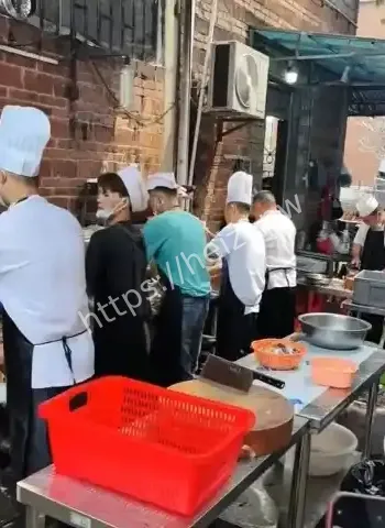 莫氏鸡煲老板不愿爆火